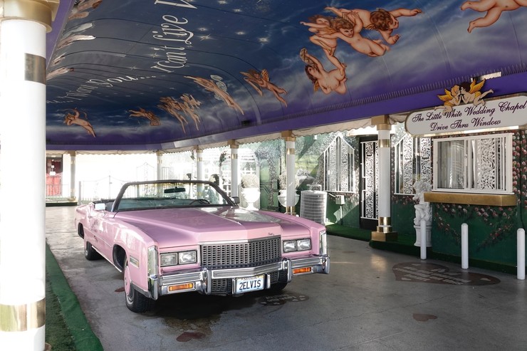 Розовый свадебны Cadillac