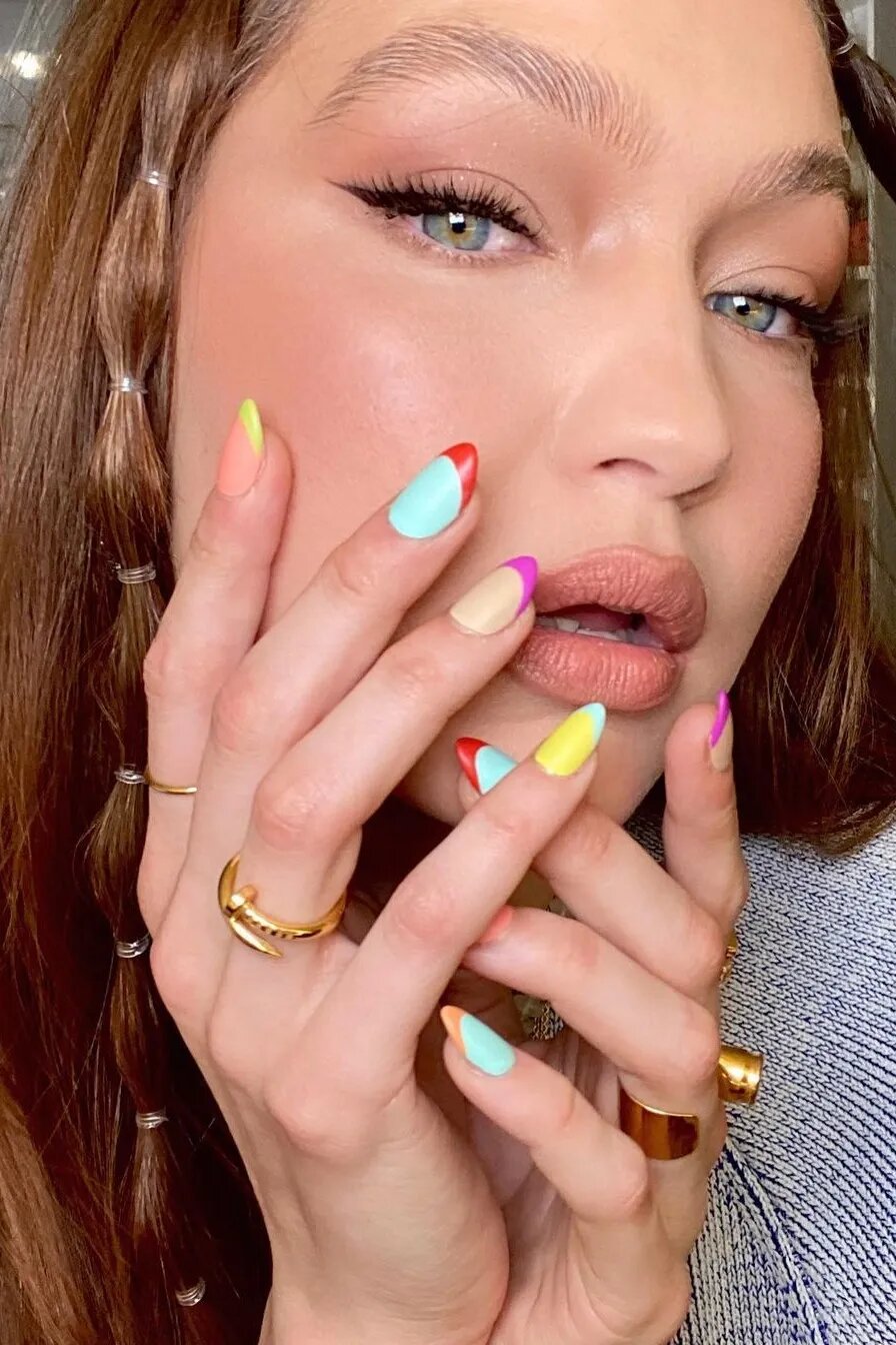 Разноцветный френч Джиджи Хадид