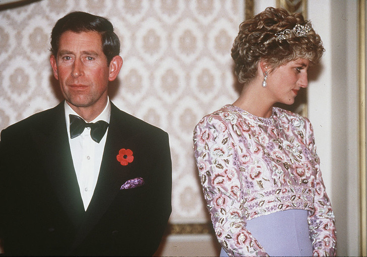 Принц Чарльз и принцесса Диана в их последней совместной официальной поездке — в Южную Корею. Они присутствуют на президентском банкете в Голубом доме в Сеуле, 1992 год