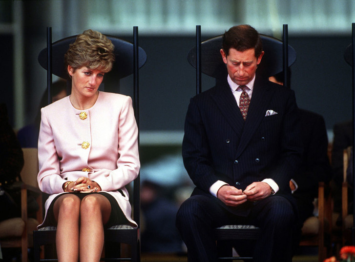 Принц и принцесса Уэльские присутствуют на приветственной церемонии в Торонто в начале своего турне по Канаде, октябрь 1991 год