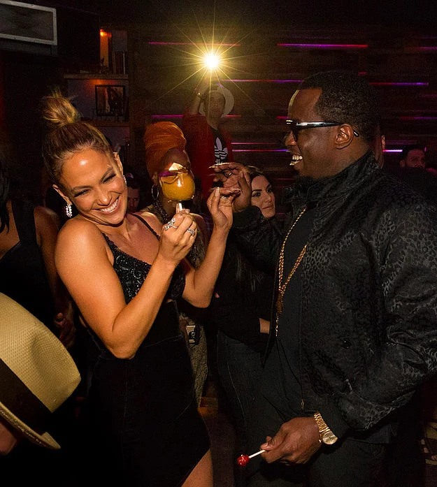 Дженнифер Лопес и P Diddy на вечеринке после окончания церемонии «American Music Awards», 2015 год