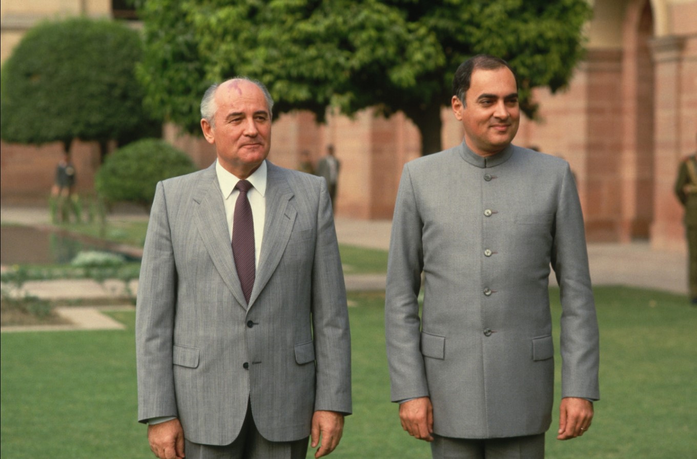 Михаил Горбачев на встрече с премьер-министром Индии Радживом Ганди