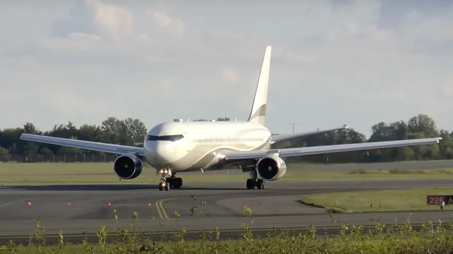 Boeing 767-300ER (P4-MES)