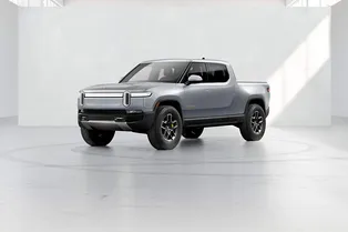 Ночной кошмар Илона Маска: Rivian быстрее Tesla стала делать электропикапы