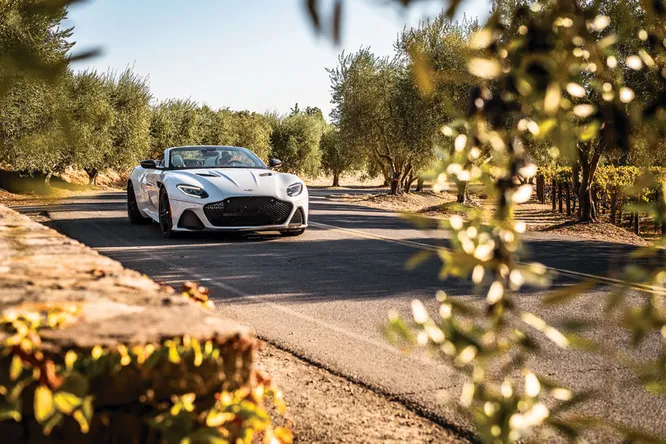 Aston Martin DBS Superleggera Volante