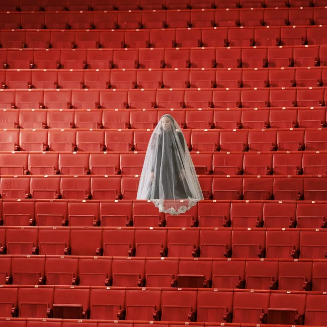 Перформансы и спектакли по произведениям Толстого и Некрасова: яркие театральные события февраля