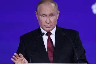 Путин посоветовал российским миллиардерам последовать историческому примеру русских купцов