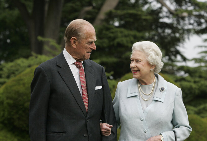 Елизавета II и принц Филипп в 2007 году отметили бриллиантовую свадьбу — 60 лет со дня бракосочетания