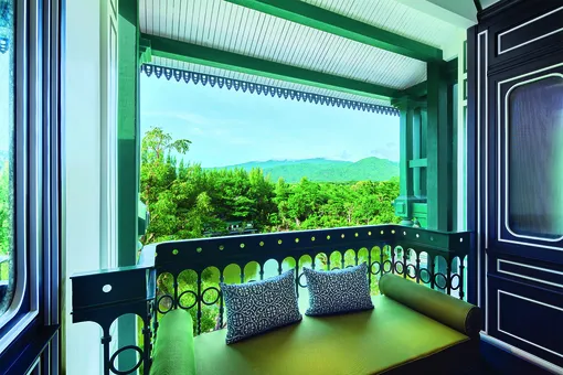 Вид с балкона на первый национальный парк Таиланда Кхао Яй
