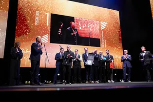 Светские новости апреля: премия Wheretoeat, благотворительность и роскошные украшения Светские новости апреля: премия Wheretoeat, благотворительность и роскошные украшения
