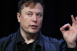 Илон Маск начал продавать Tesla за биткоины Илон Маск начал продавать Tesla за биткоины