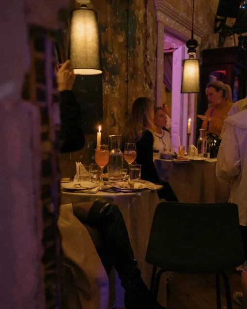 «Посольство»