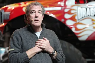 «Мечтаю увидеть ее голой»: экс-ведущий Top Gear оскорбил Меган Маркл на всю Британию