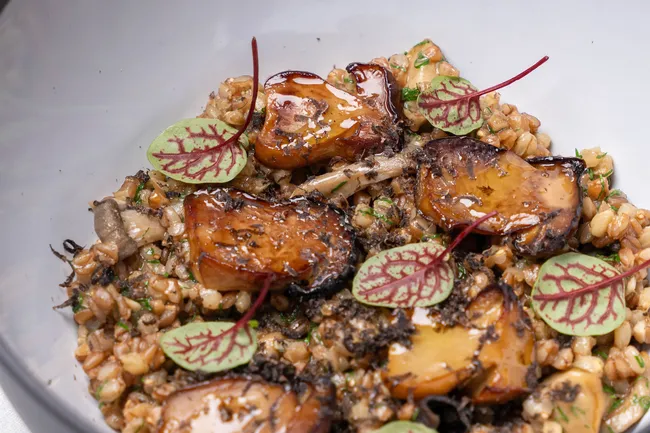 Постное меню в ресторанах Москвы: гречотто с каштанами, баклажан с кремом из тофу и лемонграссом, банановый суп