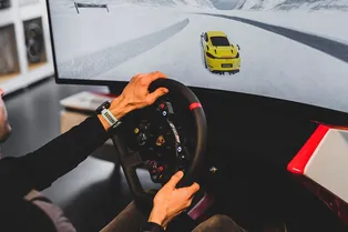 Как любому человеку прокатиться на Porsche в любой точке мира? Есть очень простой способ Как любому человеку прокатиться на Porsche в любой точке мира? Есть очень простой способ