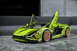 Lamborghini Sián стал конструктором Lego