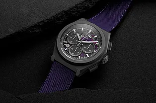 Zenith представили Defy 21 Ultraviolet с открытым механизмом фиолетового цвета