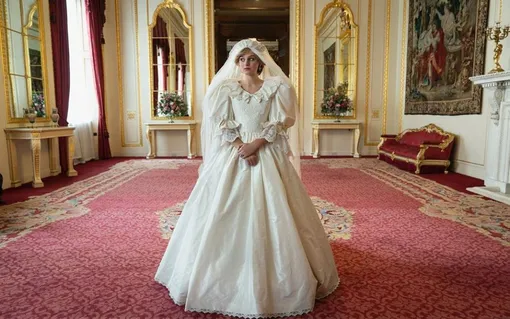 Принцесса Диана в свадебном платье, кадр из сериала «Корона»