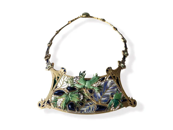 Золотое ожерелье с бриллиантами, перидотами и эмалью, Рене Лалик, 1900 г., Musée des Arts Décoratifs, Париж