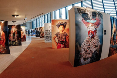 Коренные народы мира глазами русского фотографа: выставка «Мир в лицах» в Женеве
