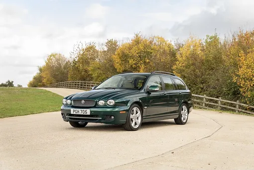 Автомобиль Jaguar X-Type Estate 2009 года