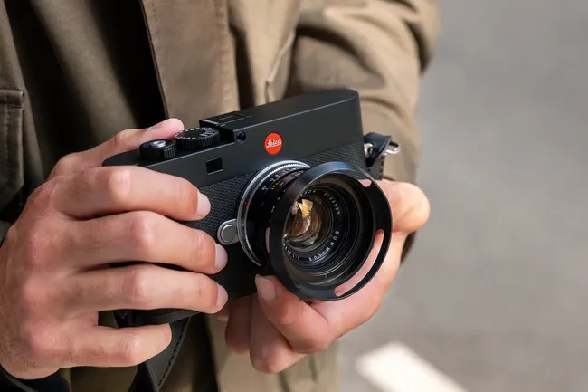 Технические новинки, которые вы захотите приобрести: Leica c электронным экраном, ИИ-диктофон, неубиваемый смартфон