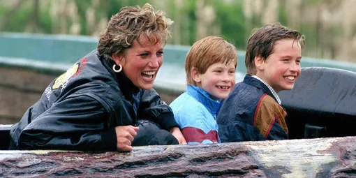 Принцесса Диана с сыновьями в парке развлечений Торп-парк