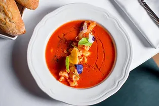 Где искать черешневый суп и вкусную окрошку: подробный гастрогид от Ивана Глушкова