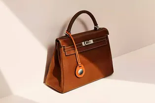 «Объединение гигантов»: Apple и Hermès представили аксессуары для AirTag «Объединение гигантов»: Apple и Hermès представили аксессуары для AirTag