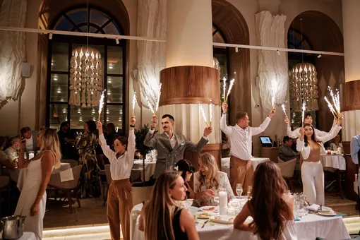 Где встречать Новый год 2026: Leps Asian, Four Seasons Hotel Moscow, Zea, Stella di Mosca, «Публика» Где встречать Новый год 2026: Leps Asian, Four Seasons Hotel Moscow, Zea, Stella di Mosca, «Публика»