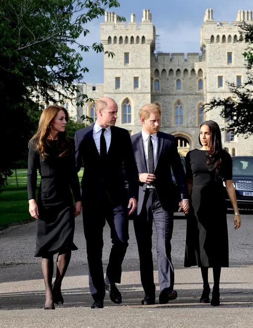 Герцоги Кембриджские и Сассекские на встрече с представителями общественности у Виндзорского замка, Беркшир, 10 сентября 2022