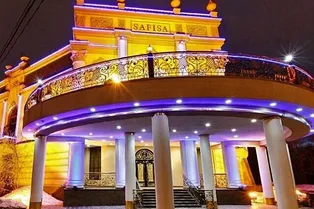 Алишер Усманов купил особняк для VIP-свадеб, в котором женятся дети миллиардеров Алишер Усманов купил особняк для VIP-свадеб, в котором женятся дети миллиардеров
