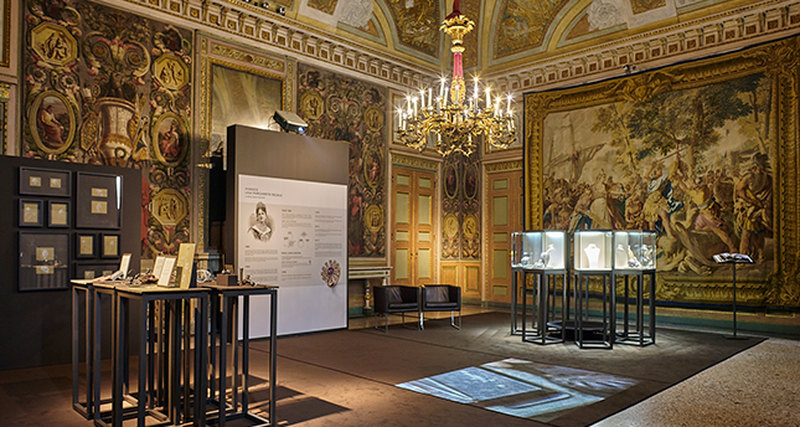 Последний шанс успеть: выставка Damiani во дворце Palazzo Reale
