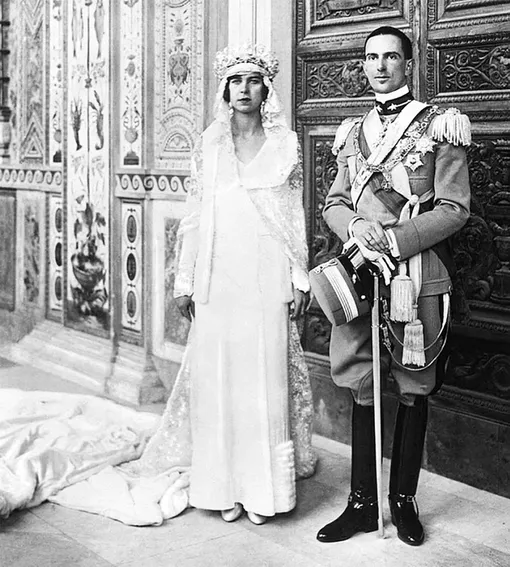 Король Умберто II со своей женой Марией Жозе в день свадьбы в 1930 году
