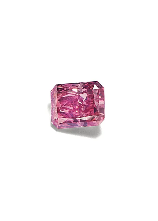 Розовый бриллиант из рудника Аргайл