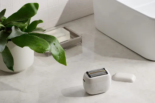 Девайсы, которые помогут быть здоровее и красивее: наушники для сна, карманная бритва, умные часы для дайверов