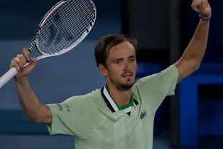 Даниил Медведев пробился в финал Australian Open, где сыграет с Рафаэлем Надалем Даниил Медведев пробился в финал Australian Open, где сыграет с Рафаэлем Надалем