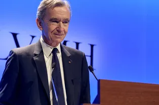 «Как у Безоса»: состояние владельца Louis Vuitton впервые превысило $200 млрд «Как у Безоса»: состояние владельца Louis Vuitton впервые превысило $200 млрд