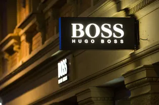 Hugo Boss приостановил бизнес в России