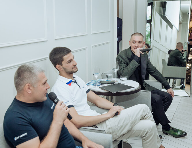 Алексей Басов (пилот SMP Racing), Владимир Атоев (серебряный призер Blancpain GT Series), Андрей Золотов (главный редактор Robb Report)