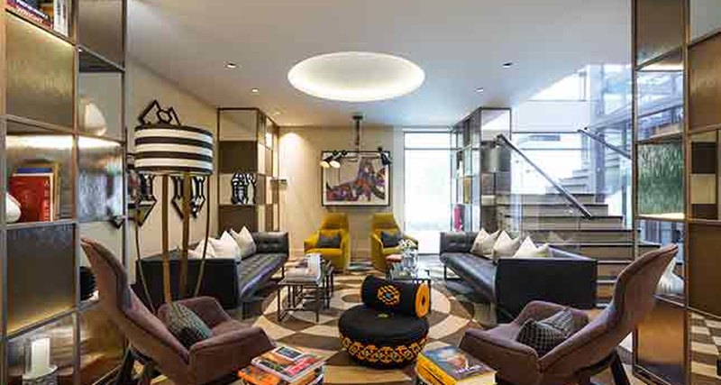 Интерьер общих зон Park Apartments от дизайнеров Katz Interiors