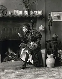 Автопортрет Фрэнсис Бенджамин Джонстон (в роли «Новой женщины»), 1896 год.