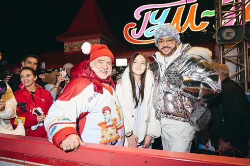 Как по нотам: аукцион фонда «Друзья», открытие ГУМ-катка и гуляния с Ксенией Чилингаровой Как по нотам: аукцион фонда «Друзья», открытие ГУМ-катка и гуляния с Ксенией Чилингаровой