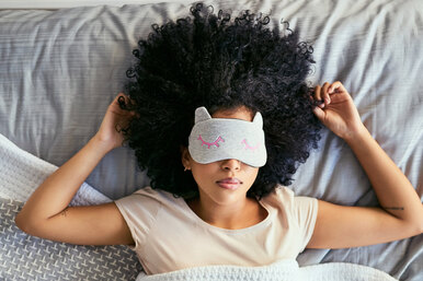С широко закрытыми глазами: как сон помогает сохранять красоту и здоровье