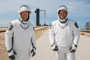 Кто сделал скафандры для астронавтов SpaceX и при чём здесь смокинг