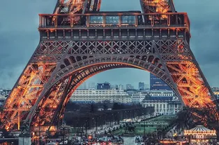 Новый сезон сериала Netflix «Эмили в Париже» вызвал бум на недвижимость в столице Франции