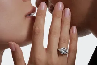 ALROSA Diamonds выпустила новую помолвочную коллекцию «WHAT IS LOVE»