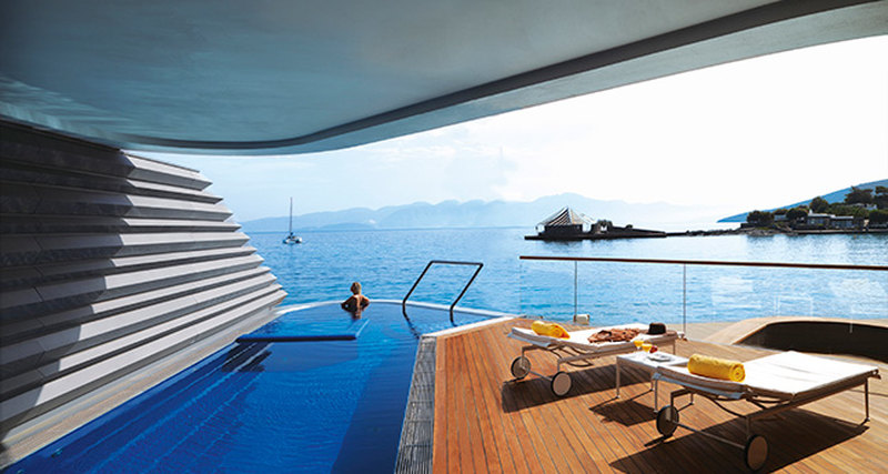 Критский Elounda Beach Hotel & Villas представляет поистине королевские виллы Royal Yachting