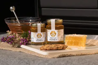 Внимание пчёлам: зачем автомобильные бренды осваивают пчеловодство и флористику