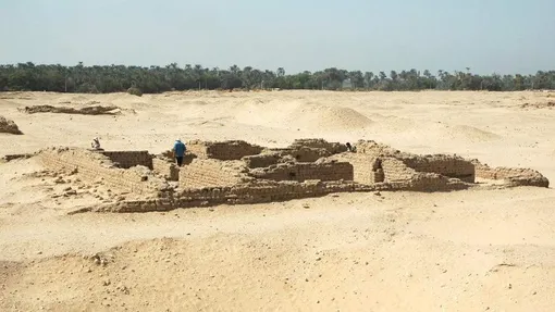 Остатки мастерской скульптора Тутмоса, где был обнаружен бюст Нефертити